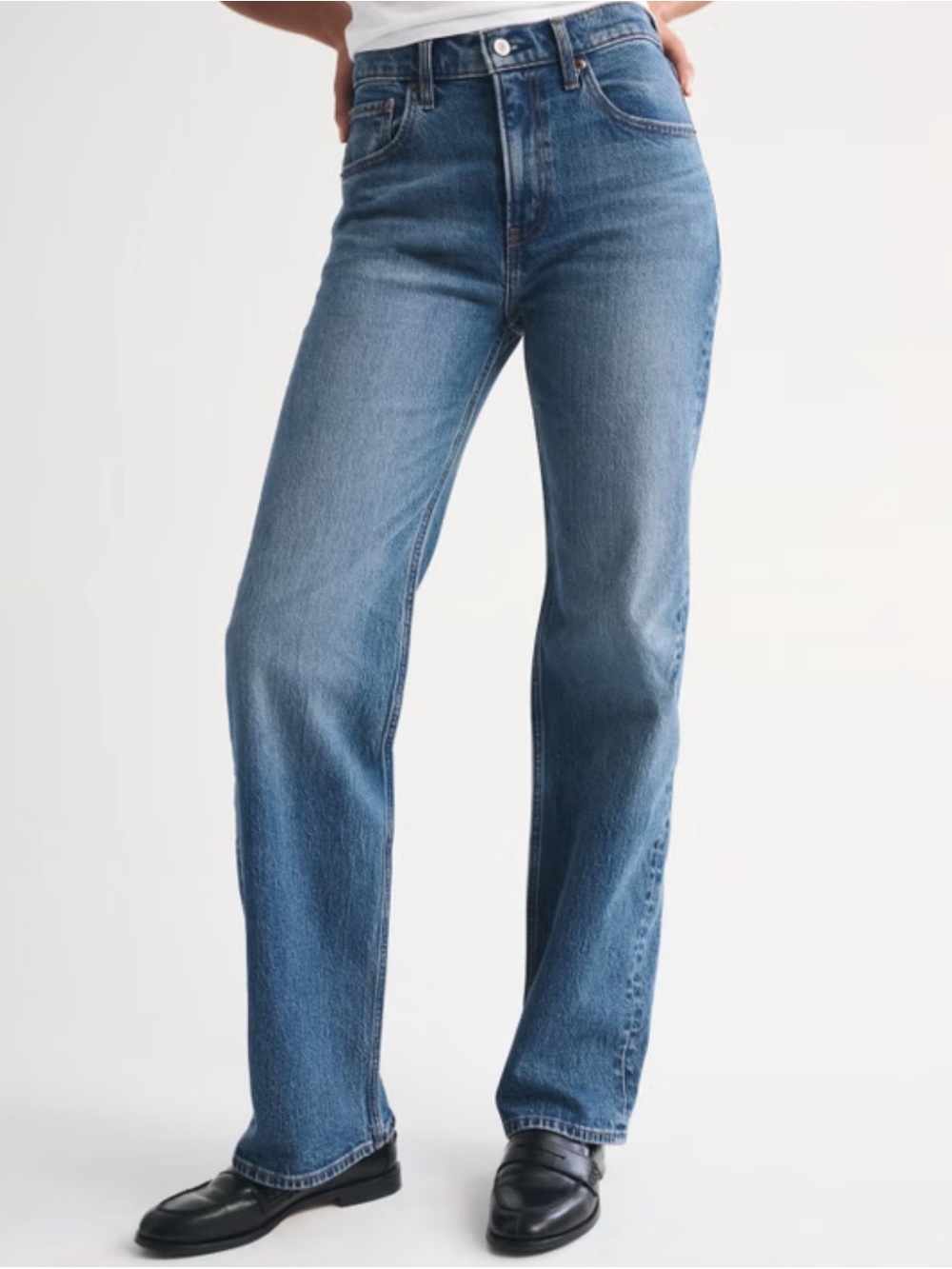 Abercrombie & Fitch High Rise 90s Relaxed Jean size 28
